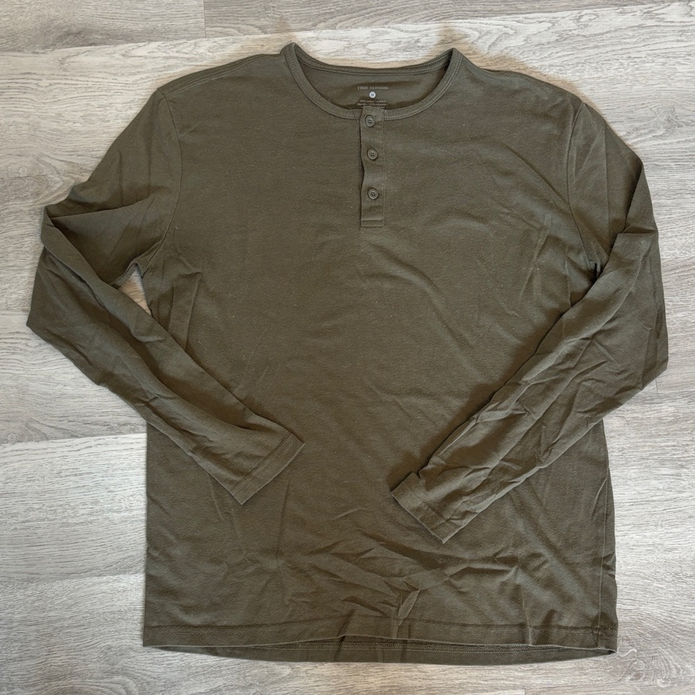 Super soft Men's Long Sleeve Henley Shirt - Olive Green
